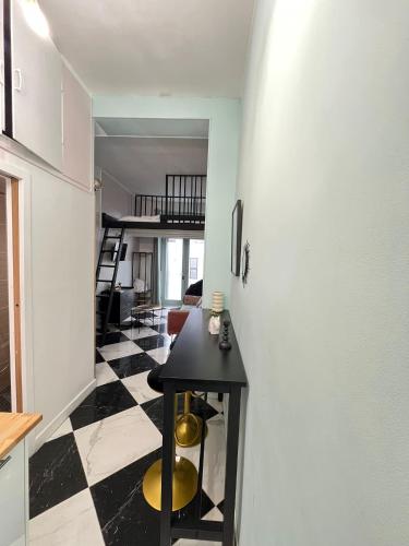 Stylish Studio with Loft Bed - Montmartre Area