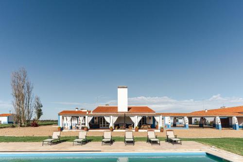 Charming Farm House With Pool in มีนาส โด โลว์ซาล