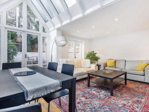 Sunny 2bed 2bath garden apartment near Hyde Park gîte à louer london apartment