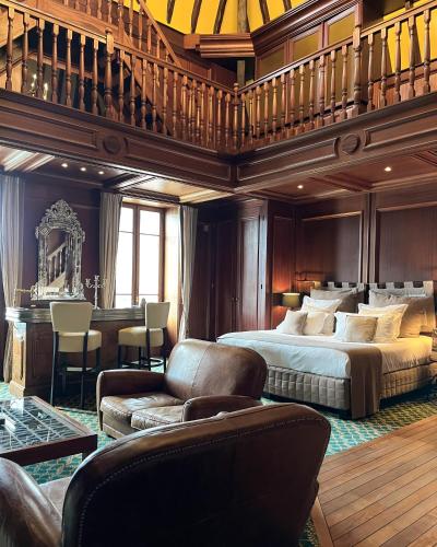 room detail thumbnail 1