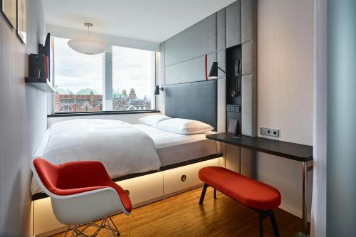 citizenM London Victoria Station - image 5