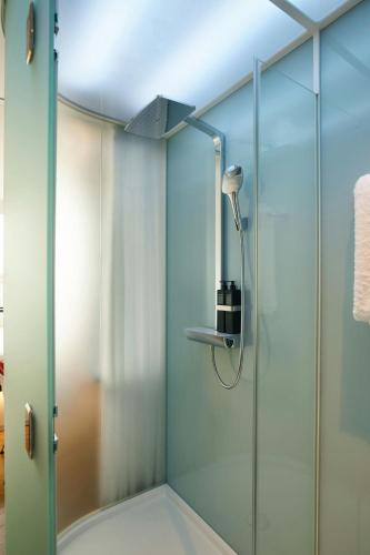 citizenM London Victoria Station - image 7
