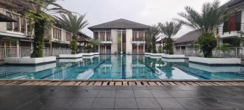 Swimming pool, CaiPods Backpacker Hostel by G10 Guest House Bandung in Pasteur
