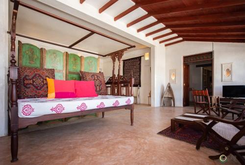 SWAHILI OCEANVIEW LAMU 2BR with Pool & mini-museum in a UNESCO Heritage Site By ORAK in Lamu
