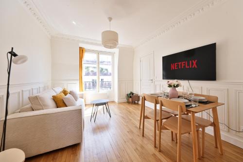 Chic Elegant 1BR in Montmartre Paris 18 District