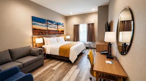 Days Inn & Suites by Wyndham Greater Tomball in Tomball, USA