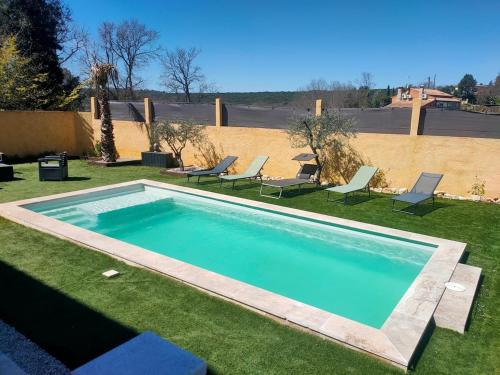Spacious, fully equipped house with pool gîte à louer Ginasservis