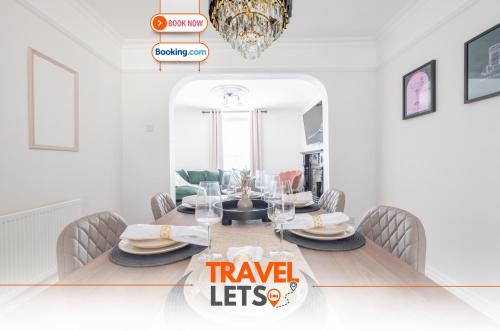 3 Bedroom House By Travel Lets Self Catering Accommodation Derry With Free WiFi gîte à louer River Foyle