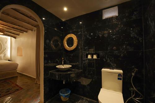 Bohemian lodge guest house - image 8