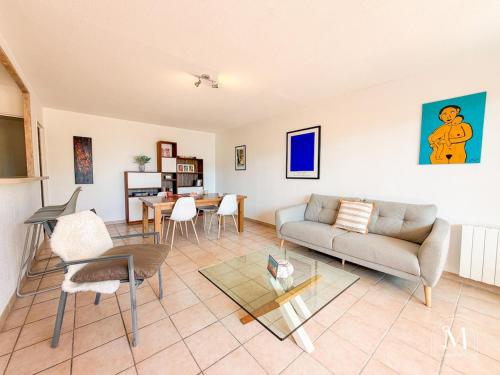 Spacieux T3 avec terrasse et parking à Sanary