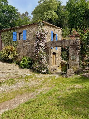 Exterior view, Entrerobles - Casina Cereixa in As Laxas