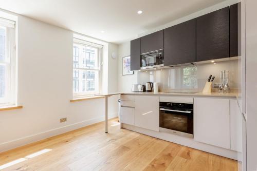 BnBNova - Chic 1BR Fitzrovia Apartment - image 3