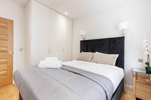 BnBNova - Chic 1BR Fitzrovia Apartment - image 13