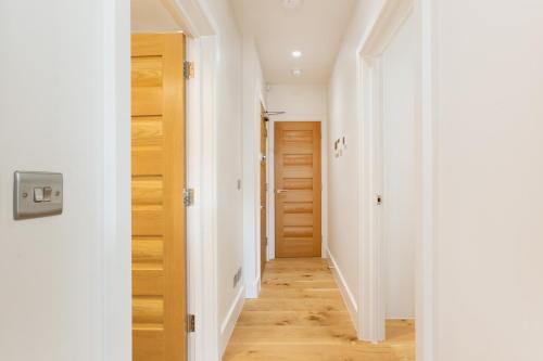 BnBNova - Chic 1BR Fitzrovia Apartment - image 11