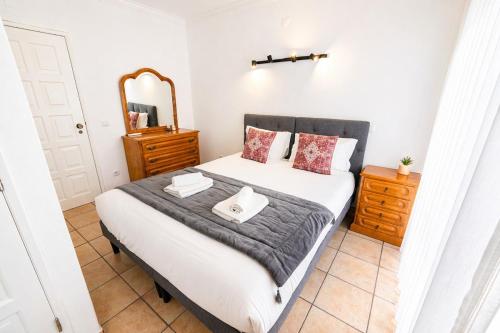 Casa Do Mike - Cozy 1 Bedroom Apartment Steps From The Beach - Nazaré
