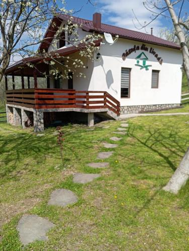 Căsuța din Livadă Schiulesti (Casuta din Livada Schiulesti) in Salnic Prahova