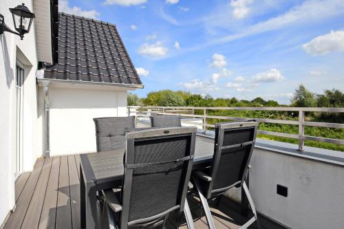 Balcony/terrace, Haus am Wald Wohnung Strand in Wittenbeck