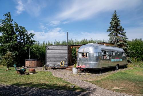 Sleeps 2 - Hot Tub - Pet Friendly - PeggySue gîte à louer Firsby