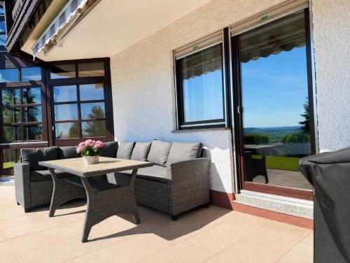 Apartment Kneer - Panoramic View & Private Garden near Black Forest & Lake Constance - Donaueschingen