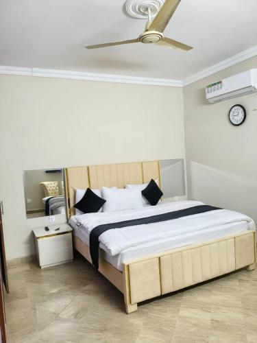 Oasis Family Hotel - image 13