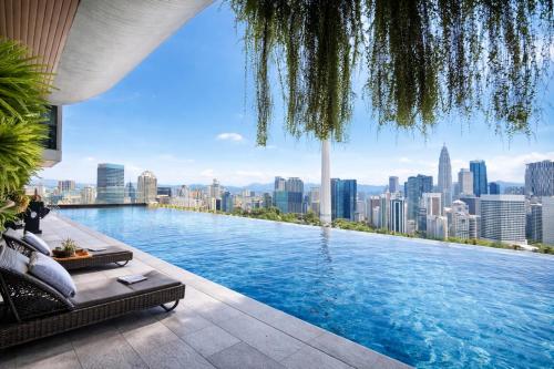 Ceylonz Suites KLCC Infinity Pool by KL Tower View - image 13