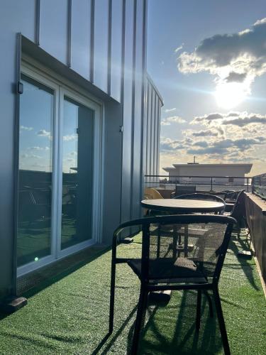 Балкон, T2 cosy proche Versailles in Траппе