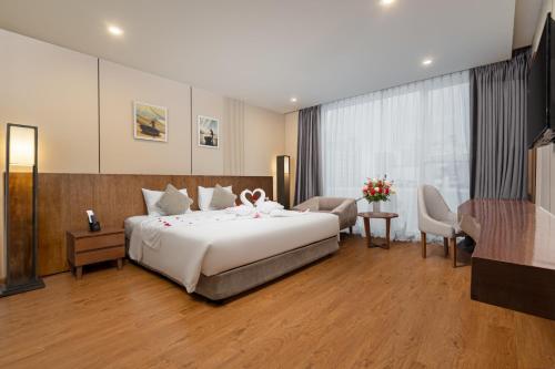 room detail thumbnail 1