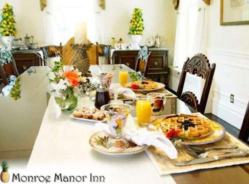 Monroe Manor Inn in South Haven, USA