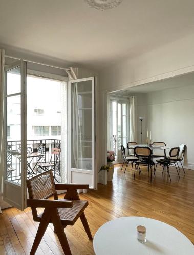 Chic Paris Flat & 3 Balconies