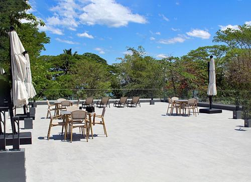Swimming pool, Playa Mantas - 7th Floor - Sea View - Beach Club Access - Balcony - Beach in Herradura