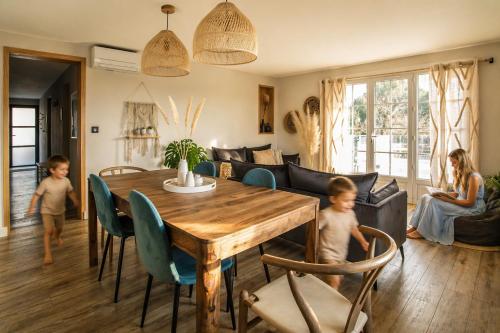 VACATELLA - LA VILLA NONNA, Rez de jardin de 90m2 d'une villa avec terrasse privative de 50m2 et aperçu mer