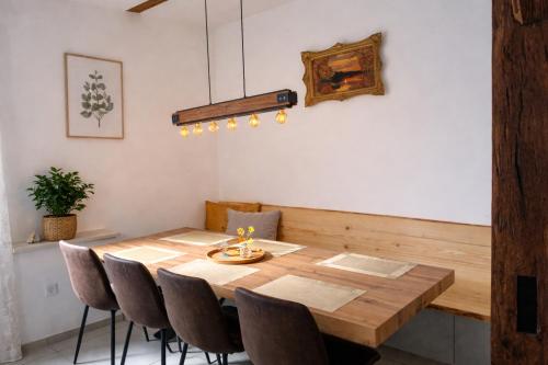 Haus Ornela Gruppenreise 6 Schlafzimmer 3x Bad 2X Kuche Garten Grill in Eggolsheim