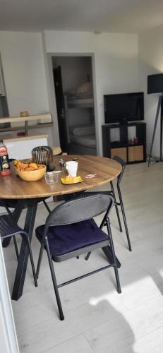 Cigale de Mer 100 m from the beach and the town center of Le Grau-du-Roi