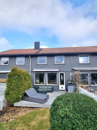 Garden, Family-friendly townhouse with garden, sleeps 7 in Kristiansand
