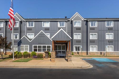 Econo Lodge Inn and Suites Greenville - image 6