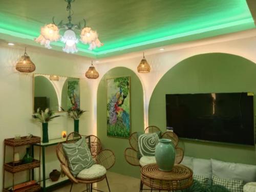 Matcha Fra'ppe Studio, Escalante City