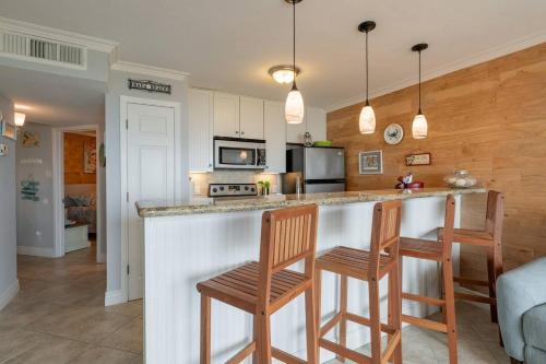 Baca Beach Escape I - 3 Pools - Pet Friendly in Galveston, USA