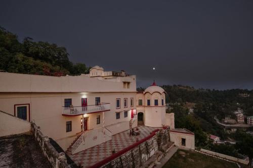 Padm Lakshmi Niwas - The Palace Arki