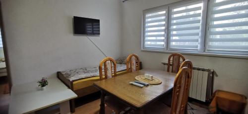 2 BDR Family Apartment In Sarajevo - Free Parking