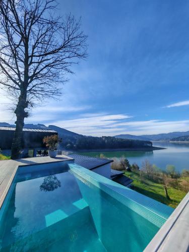 Moon Lake Bicaz - Casa Oia in Ruginești