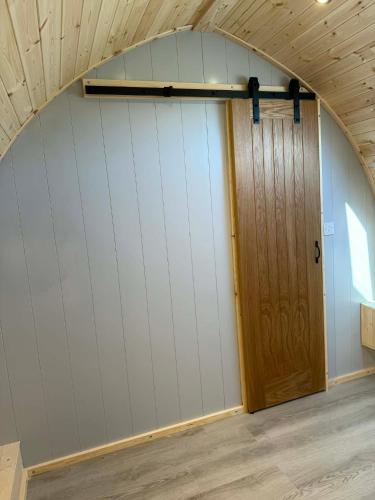 Starlight by Mirremora l Shetland l St Ninians Isle l Cosy Pod in Sandwick