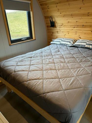 Starlight by Mirremora l Shetland l St Ninians Isle l Cosy Pod in Sandwick