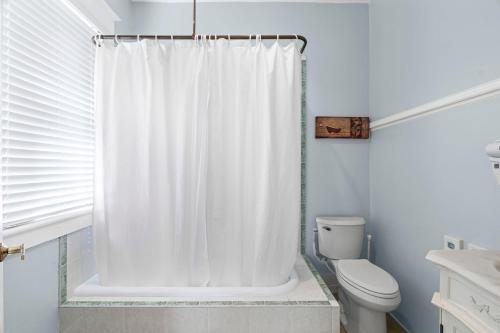Southern Wind Inn - image 39
