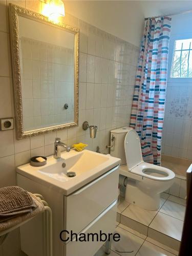 Chambre ou Studio dans Maison avec piscine 2