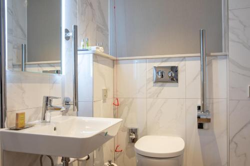 DoubleTree by Hilton Stoke-on-Trent United Kingdom - image 22
