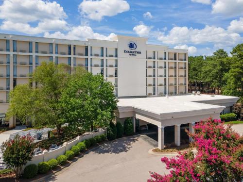 DoubleTree by Hilton Raleigh Midtown, NC in Raleigh, USA