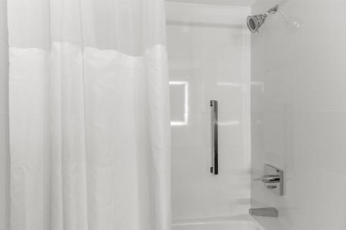 DoubleTree by Hilton Raleigh Midtown NC - image 27