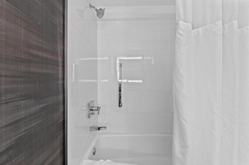 DoubleTree by Hilton Raleigh Midtown NC - image 24