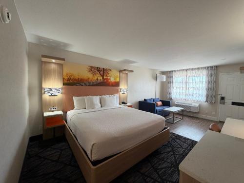 Days Inn by Wyndham Granbury - image 28