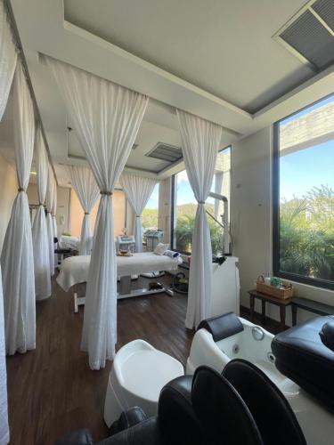 EXECUTIVE SUITES VALENCIA-Venezuela in El Vinedo Valencia